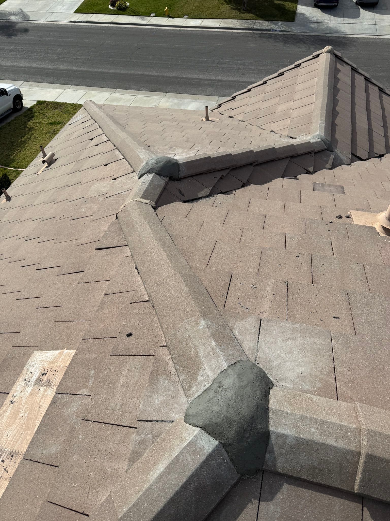Gallery photos for Cracked Mortar on a Tile Roof Is a Leak Waiting to Happen: Image #3