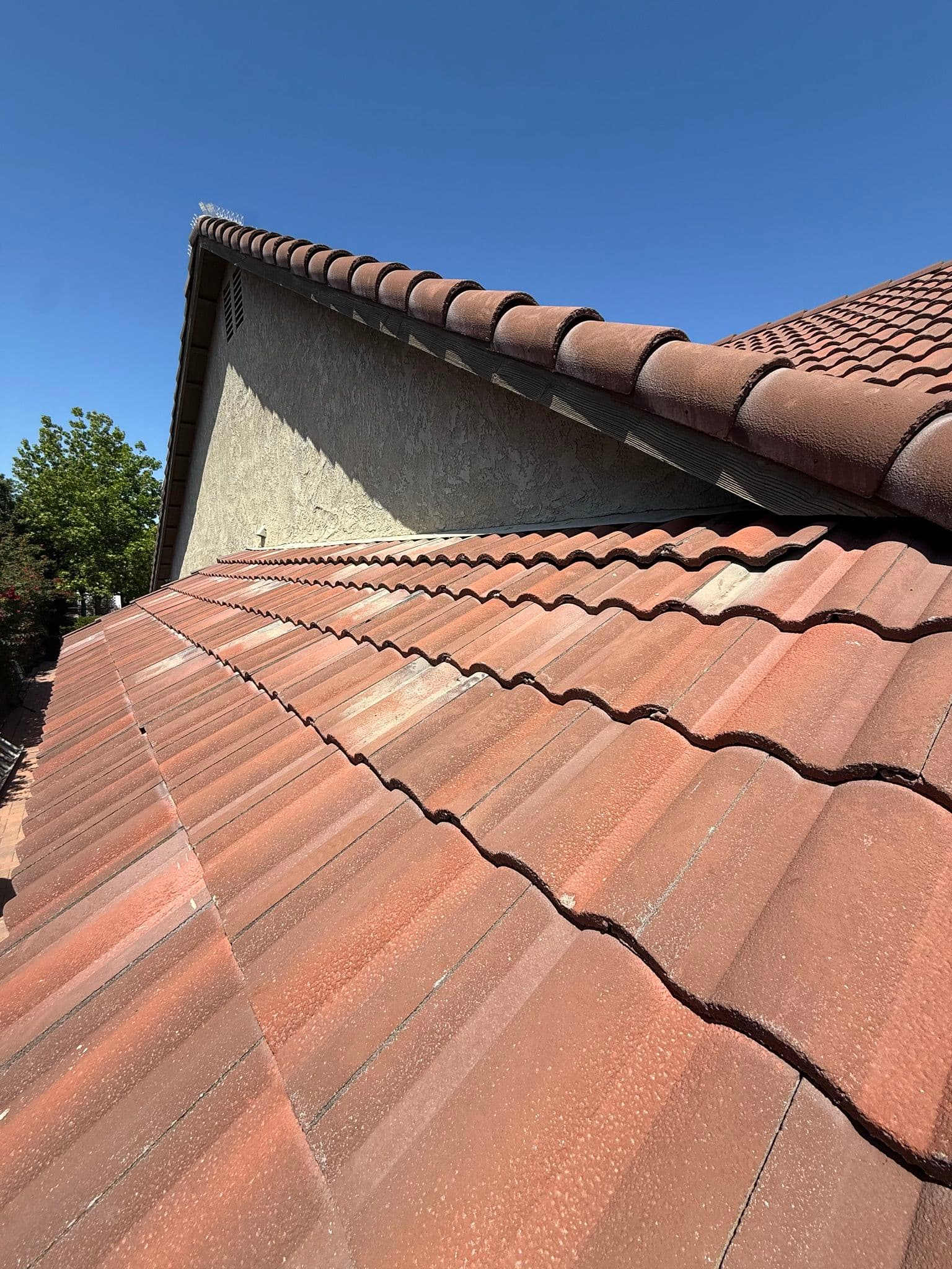 Gallery photos for What's Really Going On Under Your Tile Roof: Image #3