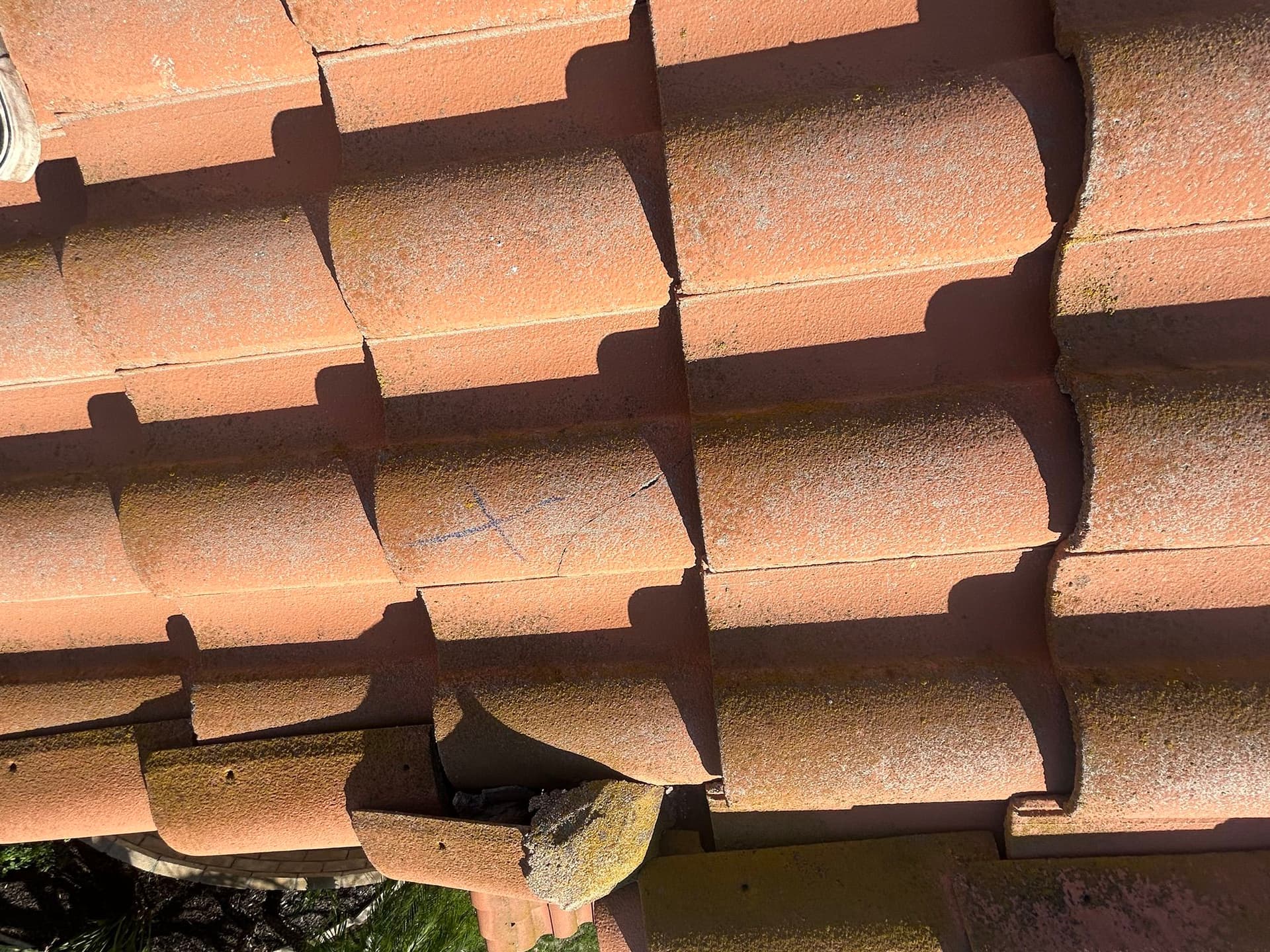 Gallery photos for Cracked and Missing Roof Tiles Are More Urgent Than You Think: Image #3