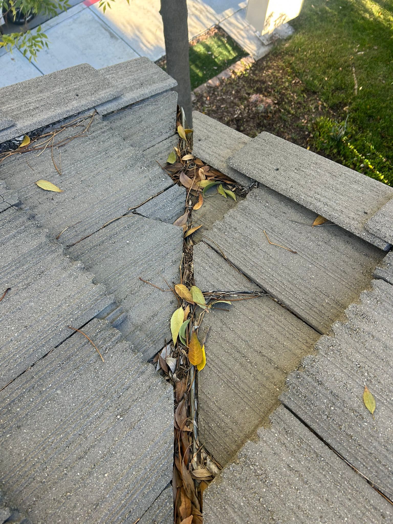 Flat Tile Roof Repair Done Right - Slipped Tiles, Cracked Mortar and More image