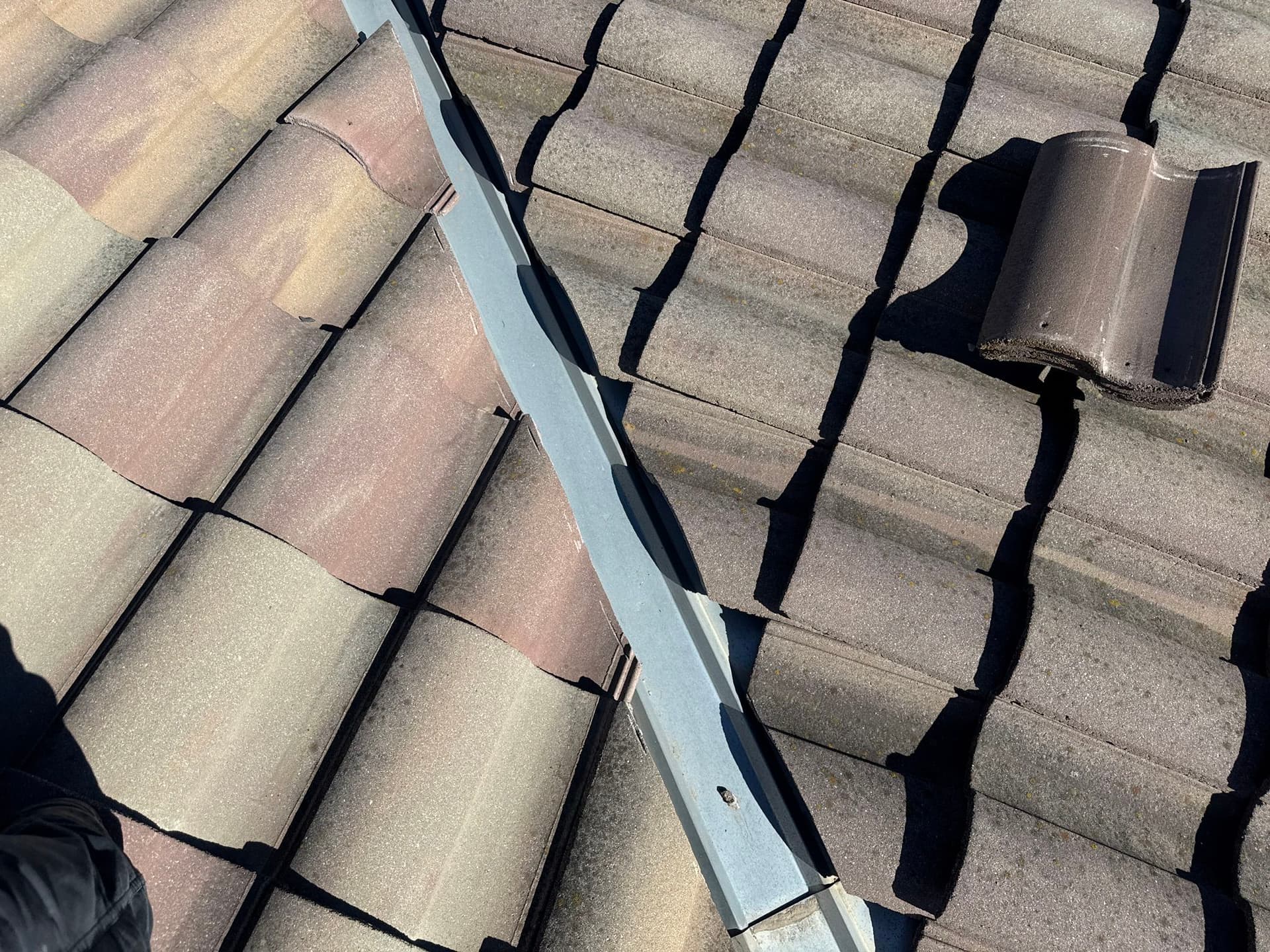 Gallery photos for Loose and Cracked Tile Roof Repair Done Right: Image #3