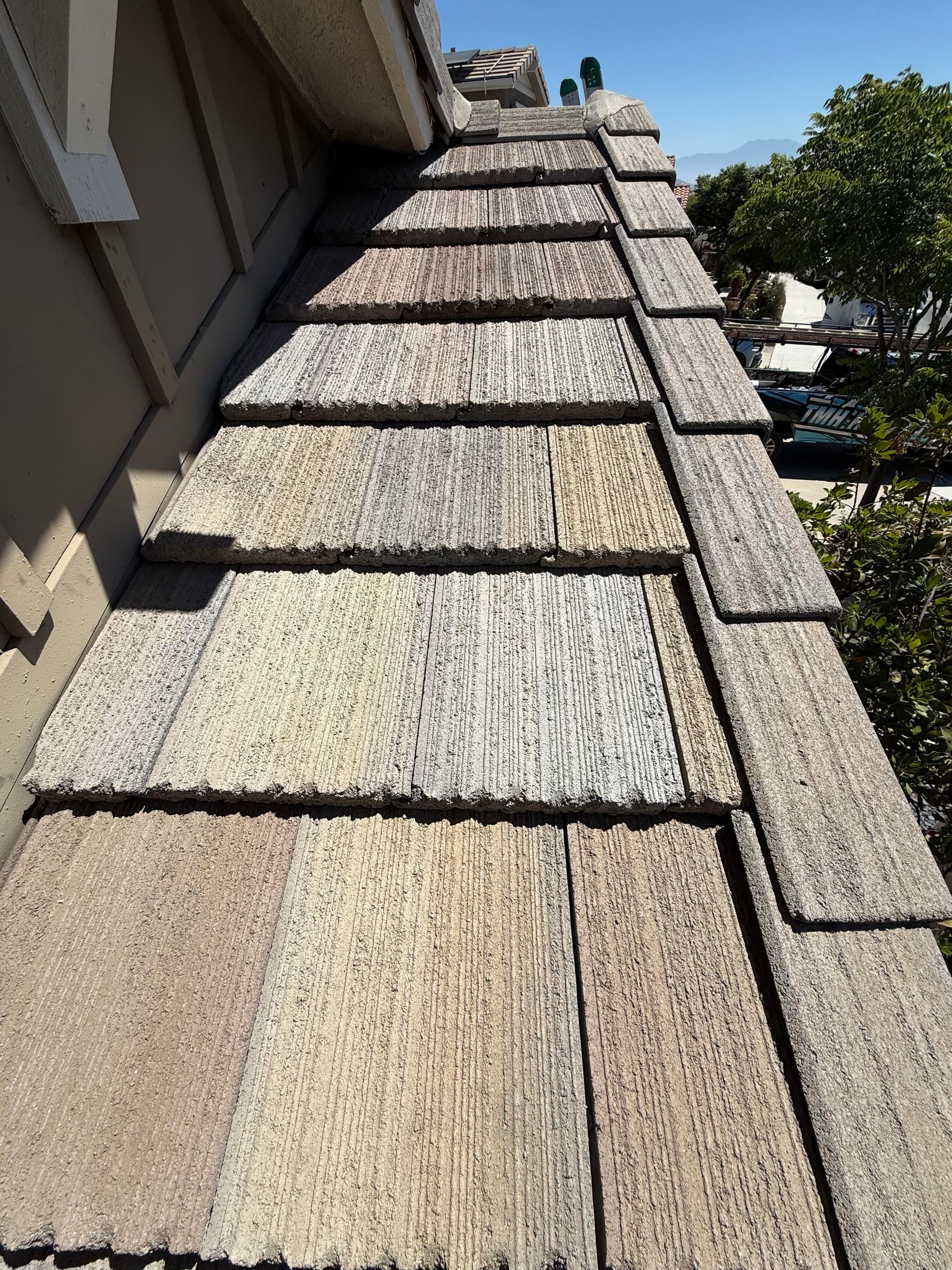 Gallery photos for Cracked Tile Roof Repair Done the Right Way: Image #2