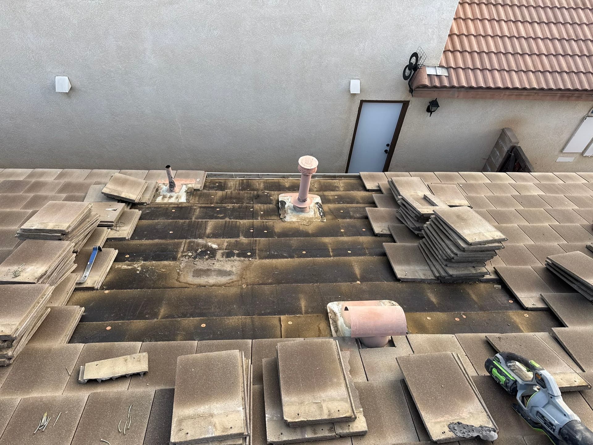 Gallery photos for What a Roof Leak Actually Looks Like Underneath the Tiles: Image #5