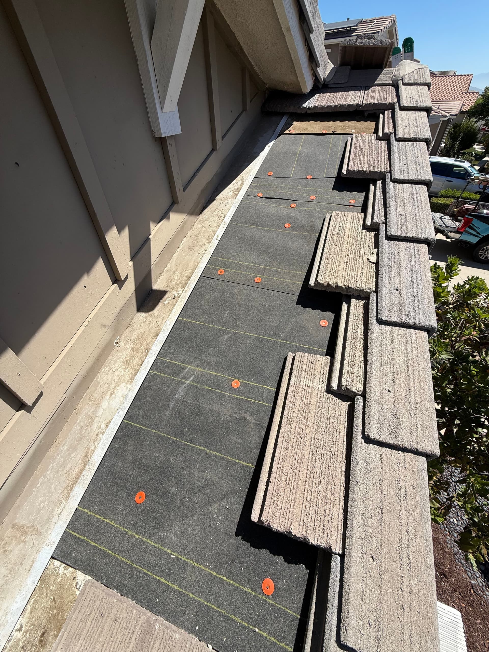 Gallery photos for Cracked Tile Roof Repair Done the Right Way: Image #1