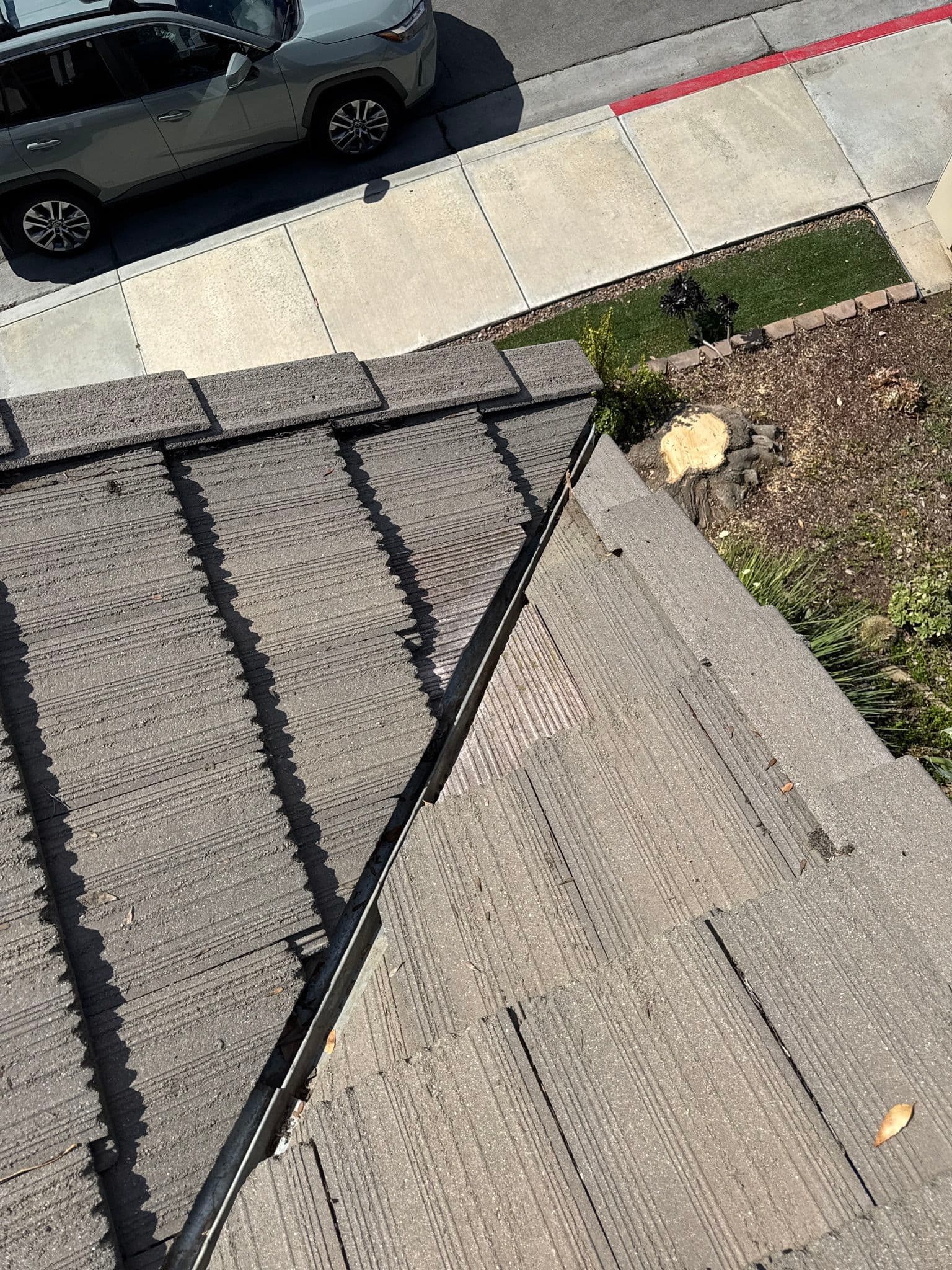 Gallery photos for Flat Tile Roof Repair Done Right - Slipped Tiles, Cracked Mortar and More: Image #1